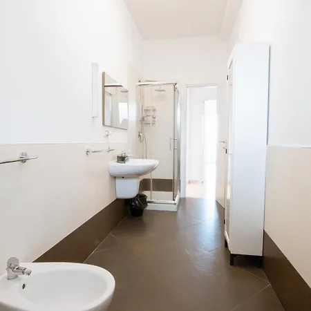 Redda Big House בארי