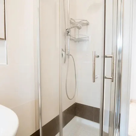 Redda Big House * בארי